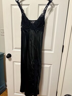 Vintage 90s Victoria’s Secret Lace Long Black Slip Dress With Slit Size Small
